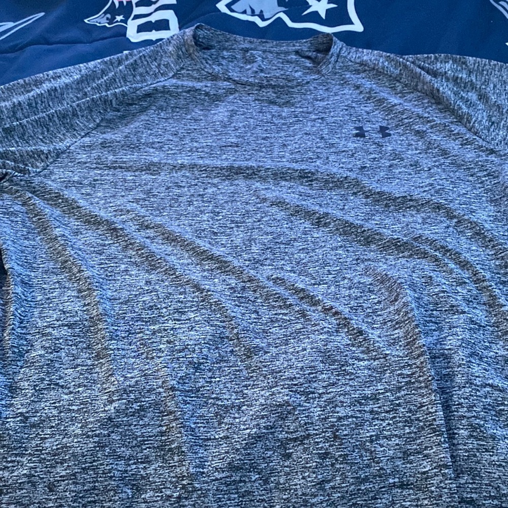 Short sleeve under armour shirt